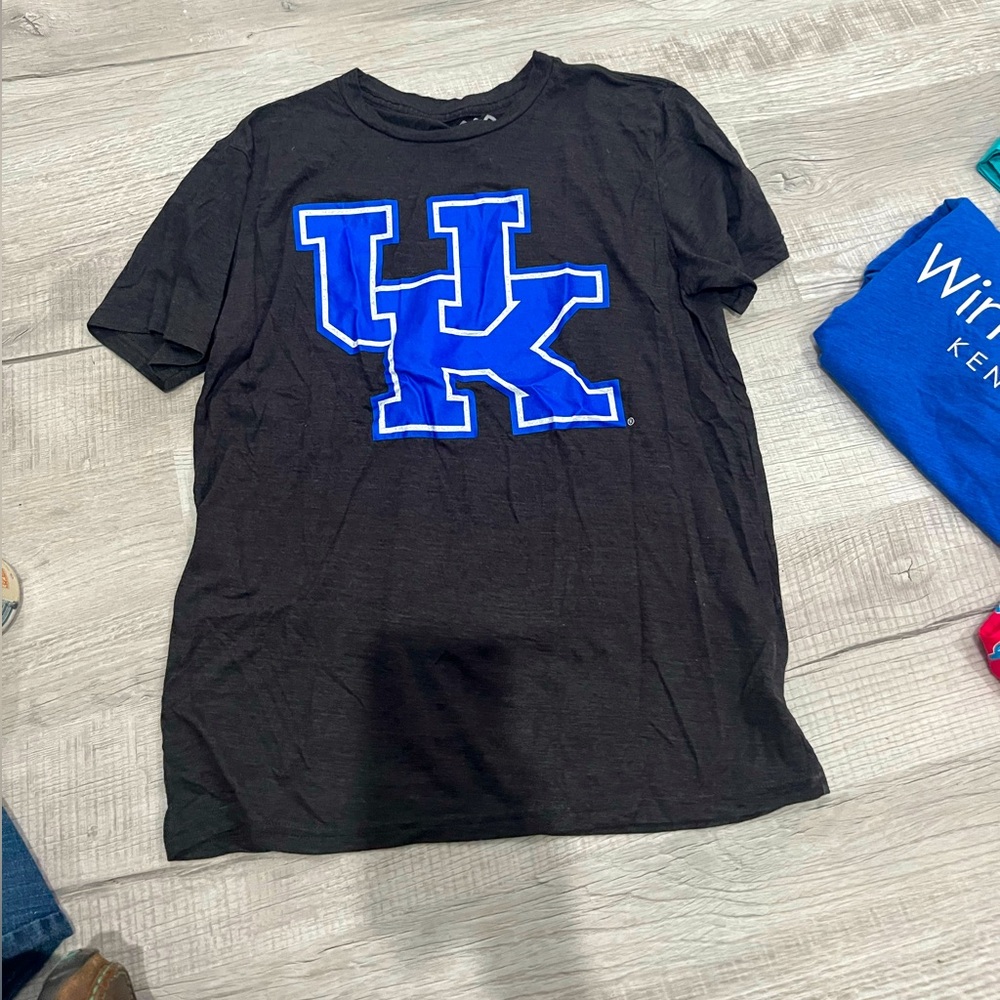 UK University of Kentucky t shirt. So soft